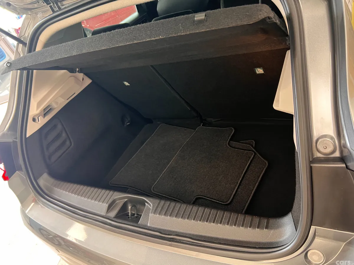 Renault Clio Hatchback, Petrol, 2023, Grey