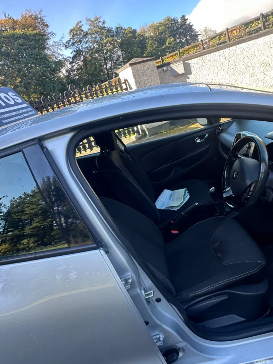Renault Clio Hatchback, Petrol, 2016, Silver