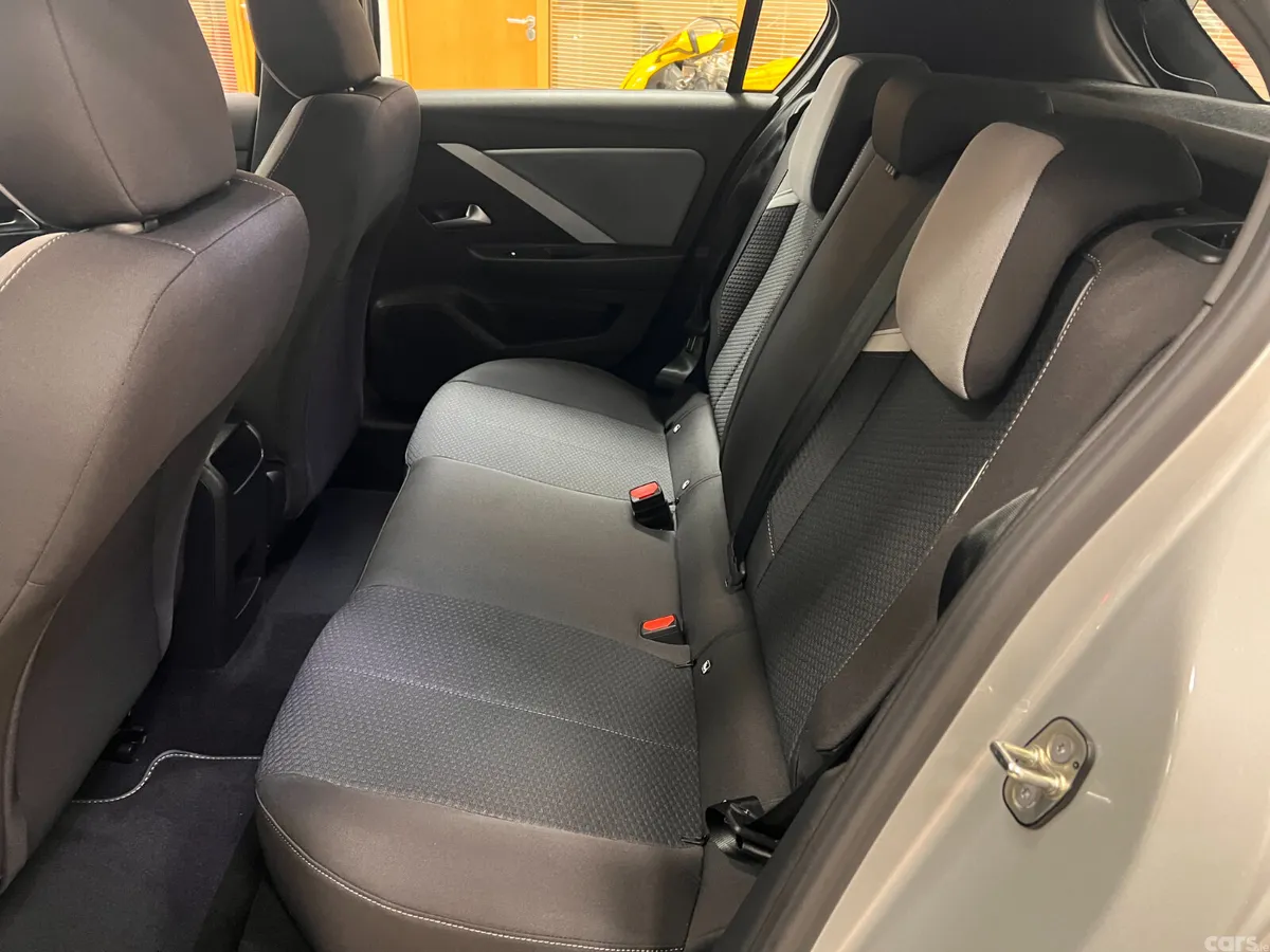 Opel Astra Hatchback, Diesel, 2024, Grey