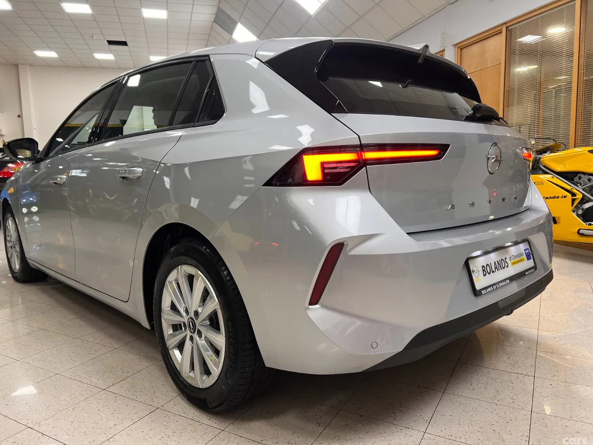 Opel Astra Hatchback, Diesel, 2024, Grey