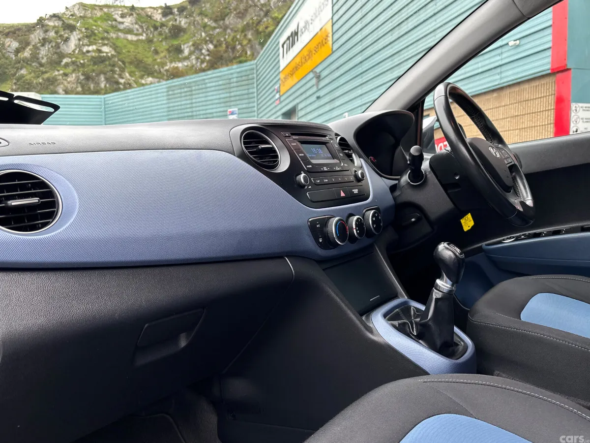 Hyundai i10 Hatchback, Petrol, 2015, White
