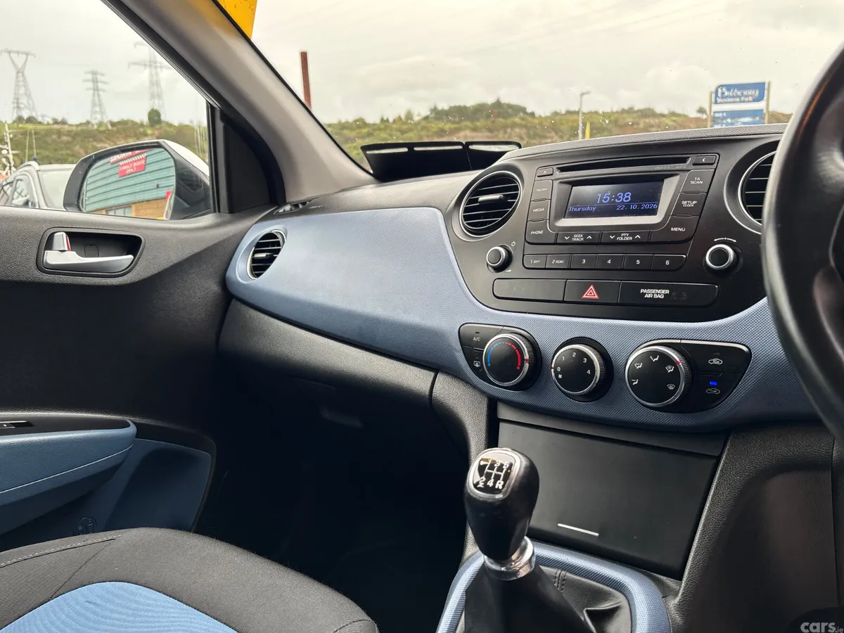 Hyundai i10 Hatchback, Petrol, 2015, White