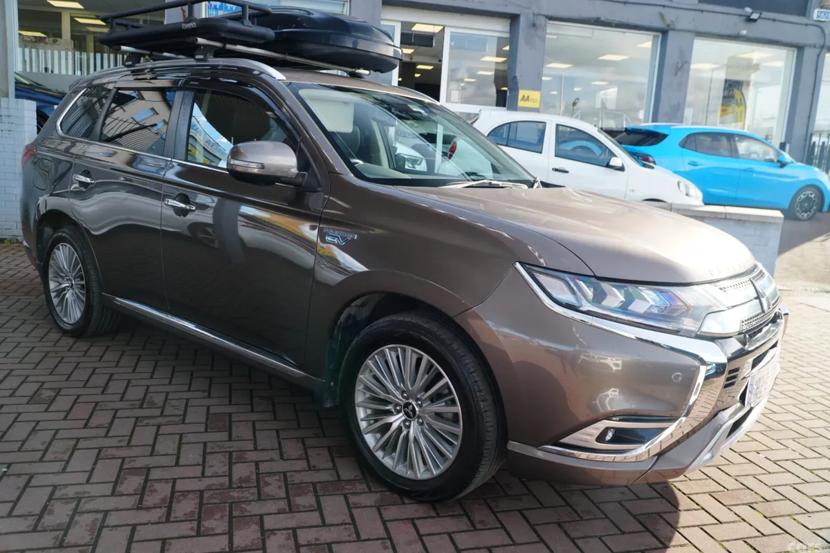 Mitsubishi Outlander SUV, Petrol Plug-in Hybrid, 2018, Brown