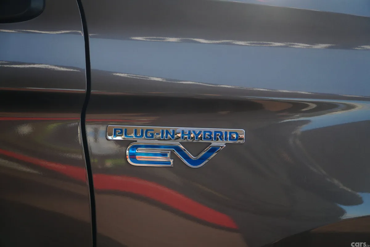 Mitsubishi Outlander SUV, Petrol Plug-in Hybrid, 2018, Brown