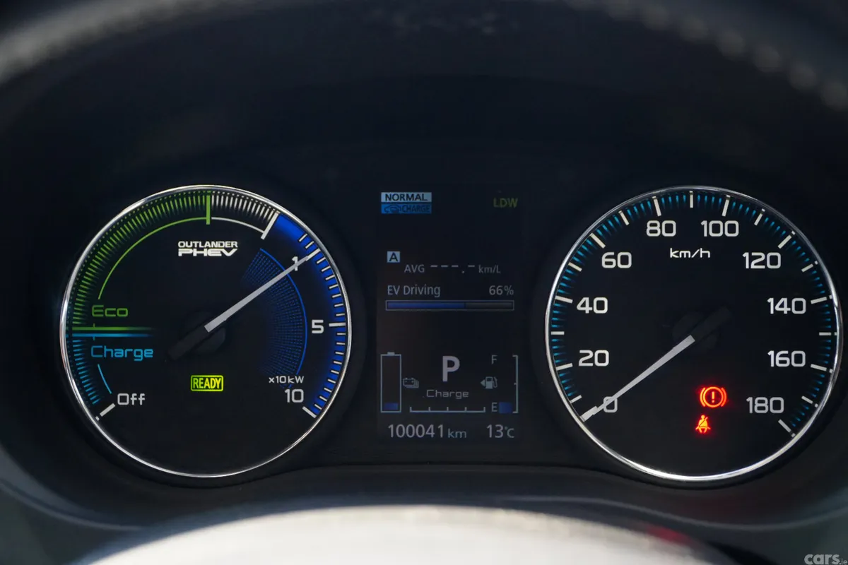 Mitsubishi Outlander SUV, Petrol Plug-in Hybrid, 2018, Brown