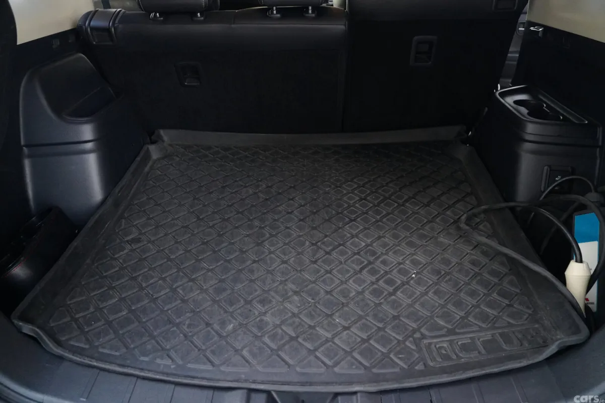 Mitsubishi Outlander SUV, Petrol Plug-in Hybrid, 2018, Brown