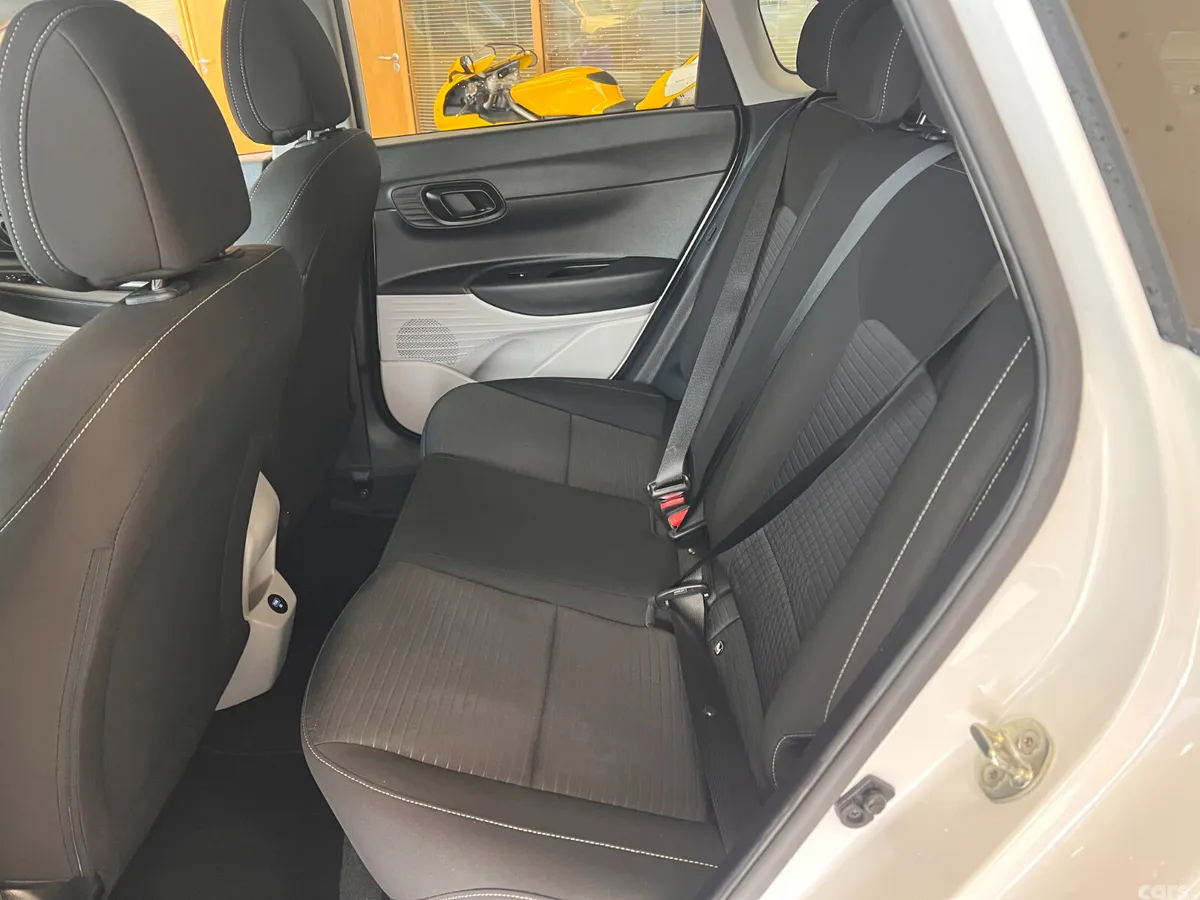 Hyundai i20 Hatchback, Petrol, 2022, White
