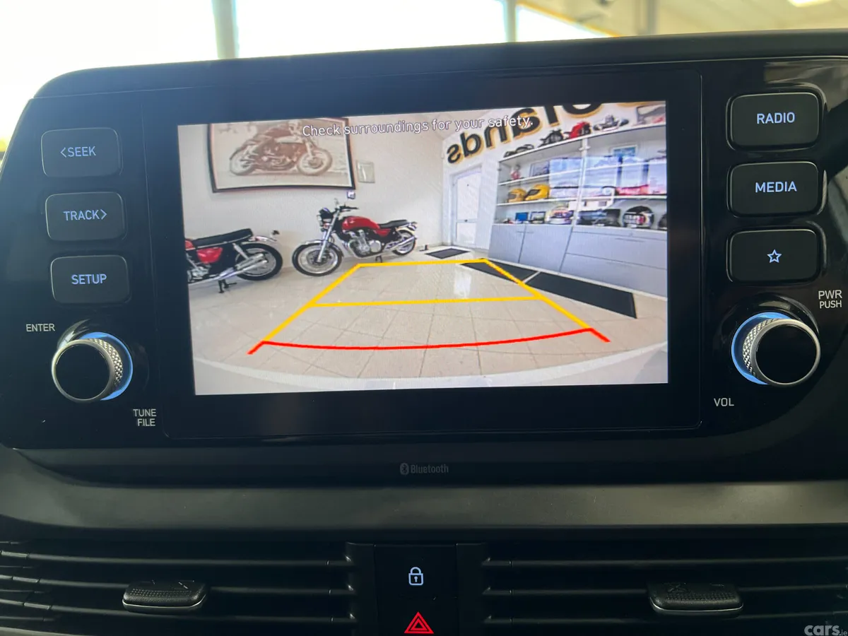Hyundai i20 Hatchback, Petrol, 2022, White