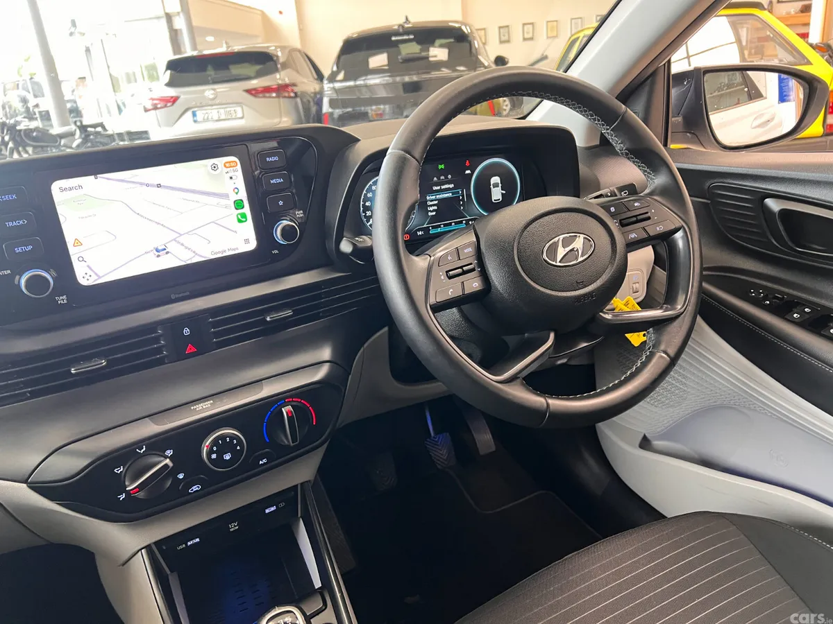 Hyundai i20 Hatchback, Petrol, 2022, White