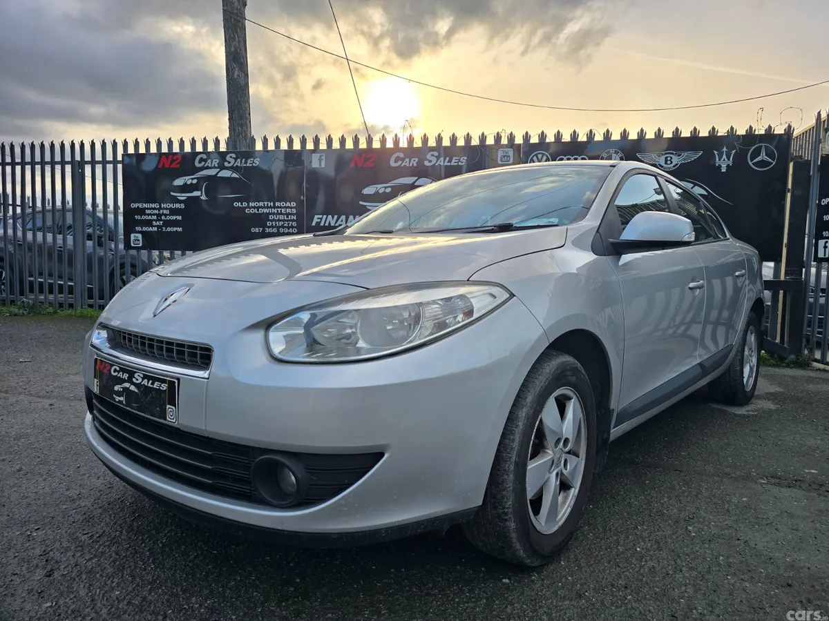 Renault Fluence Saloon, Diesel, 2011, Silver