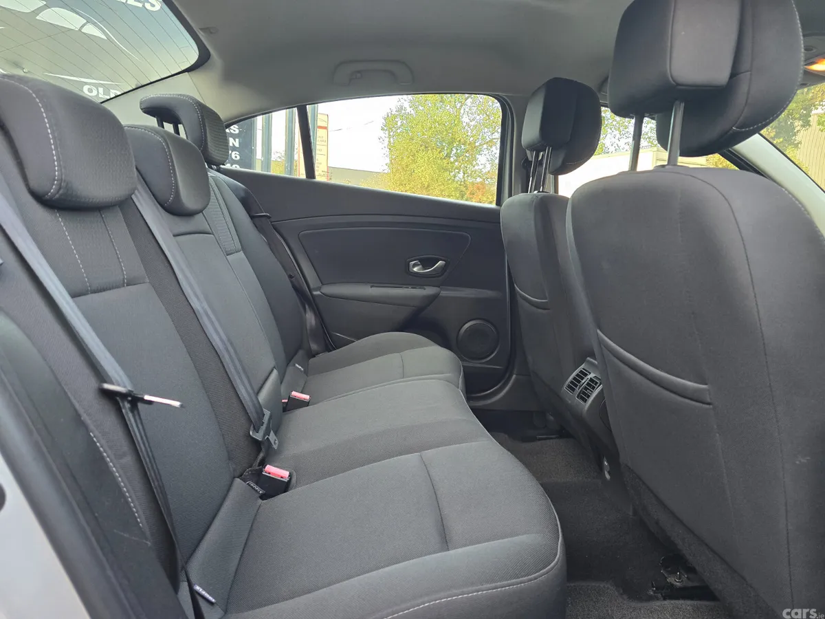 Renault Fluence Saloon, Diesel, 2011, Silver