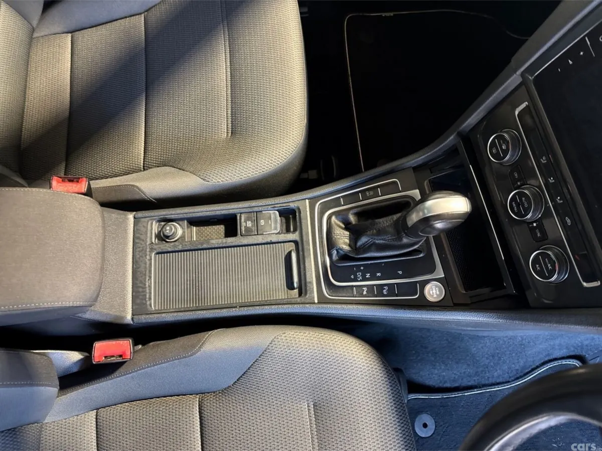 Volkswagen Golf Hatchback, Petrol, 2019, White