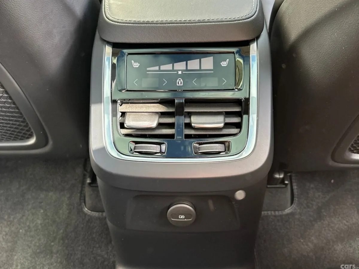 Volvo XC90 SUV, Petrol Plug-in Hybrid, 2024, Grey
