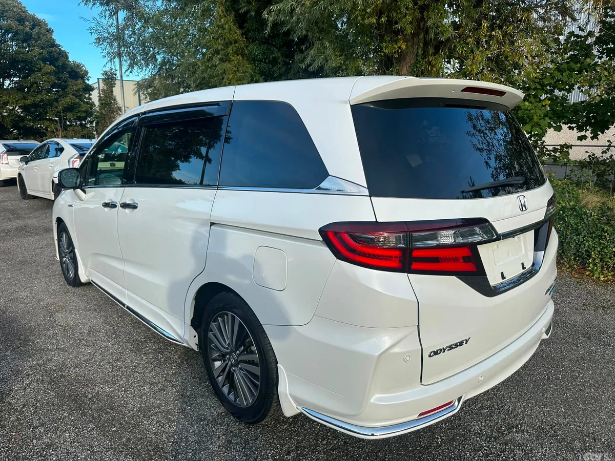 Honda Odyssey MPV, Petrol Hybrid, 2018, White