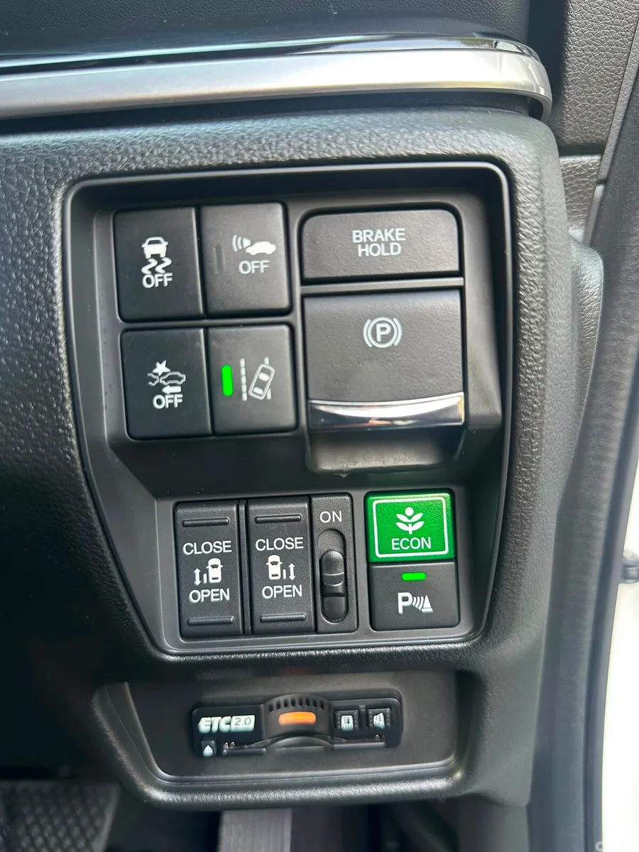 Honda Odyssey MPV, Petrol Hybrid, 2018, White