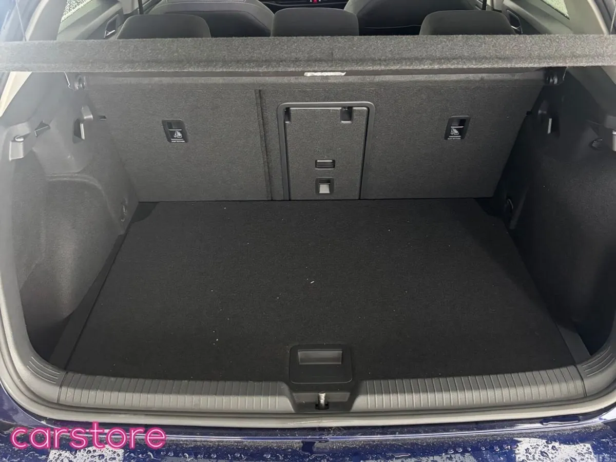 Volkswagen Golf Hatchback, Petrol, 2021, Blue