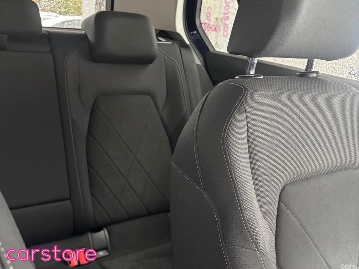 Volkswagen Golf Hatchback, Petrol, 2021, Blue