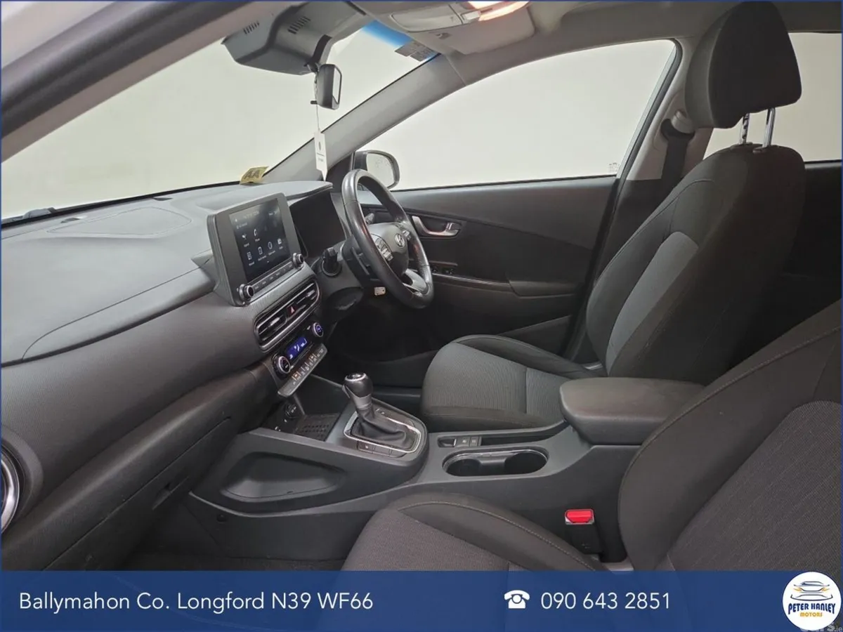 Hyundai KONA MPV, Petrol Hybrid, 2022, White