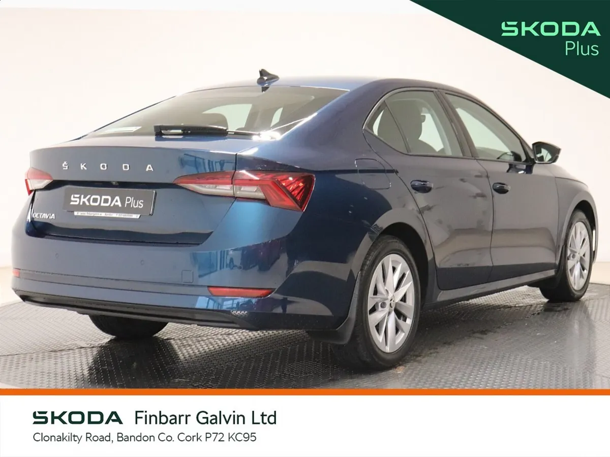 Skoda Octavia Saloon, Diesel, 2024, Blue
