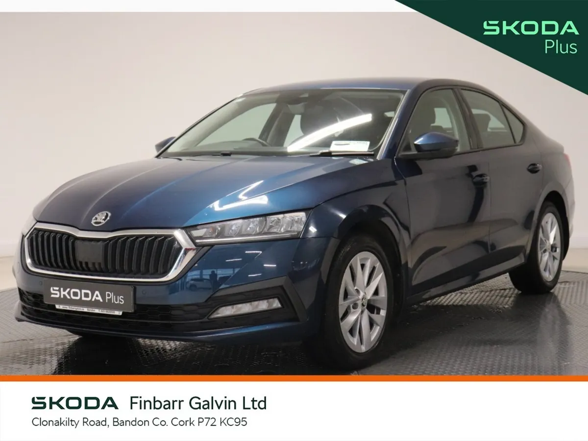 Skoda Octavia Saloon, Diesel, 2024, Blue