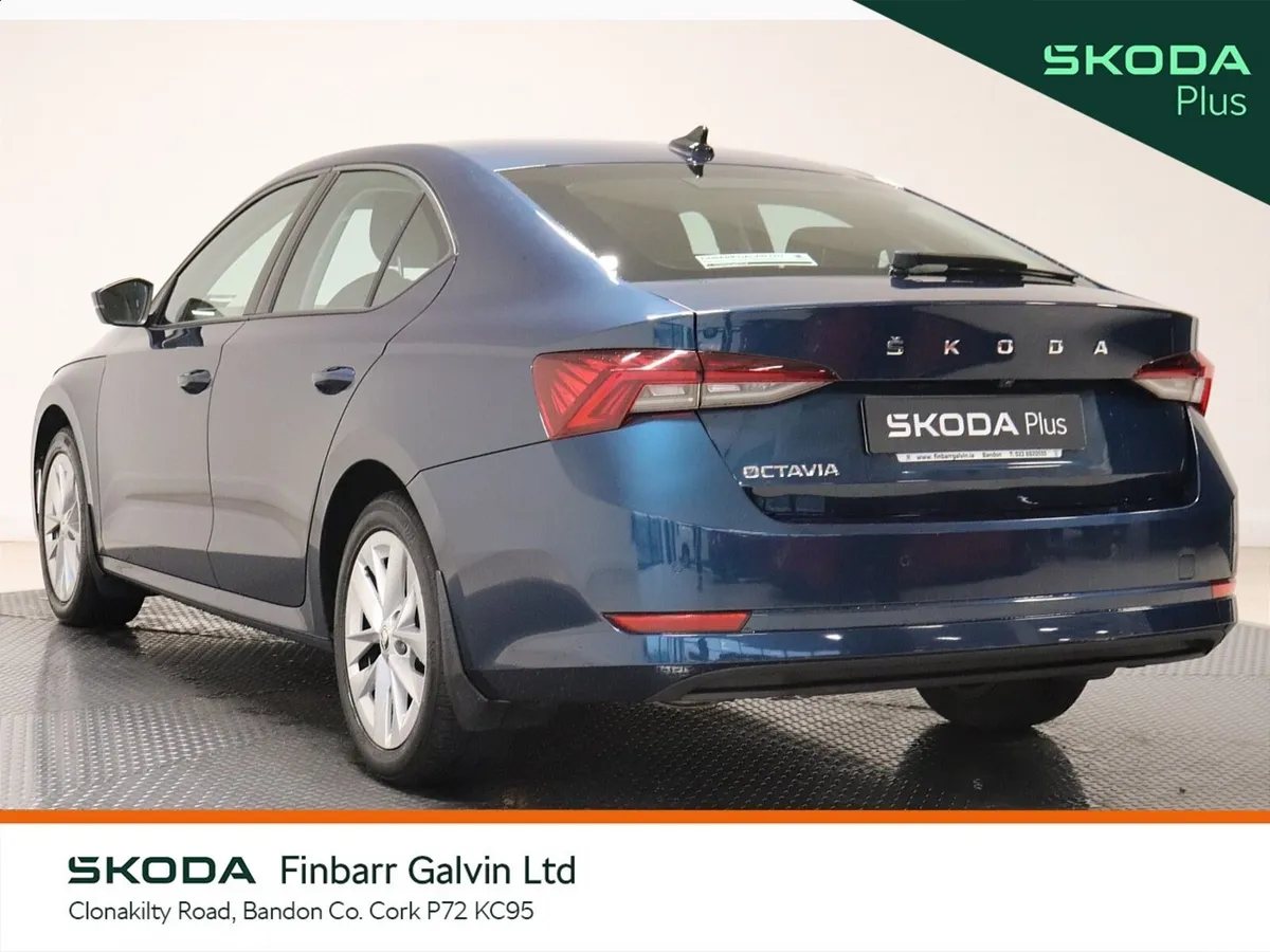 Skoda Octavia Saloon, Diesel, 2024, Blue