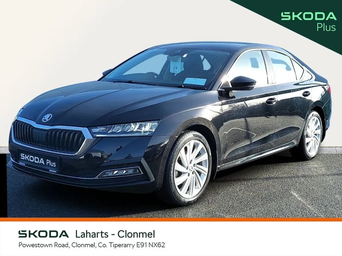 Skoda Octavia Saloon, Diesel, 2023, Black