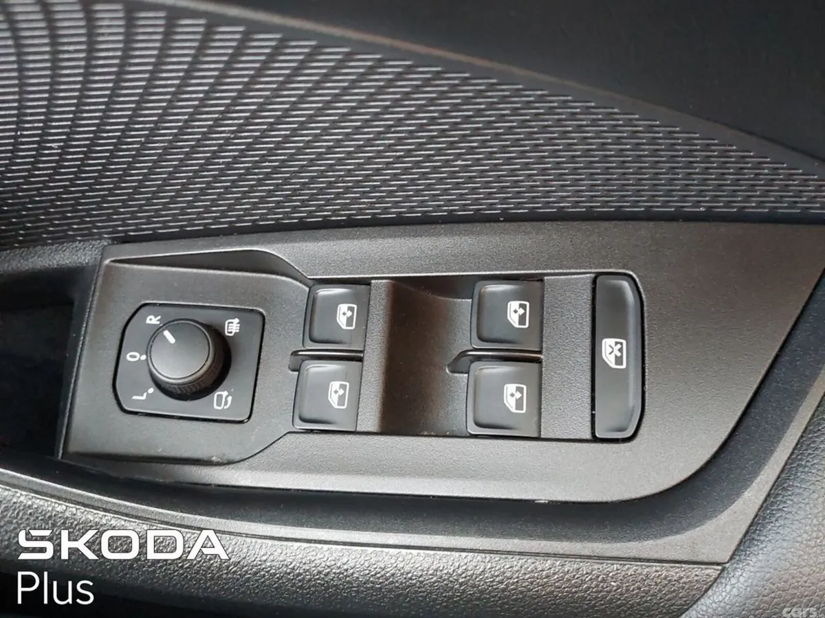 Skoda Octavia Saloon, Diesel, 2023, Black