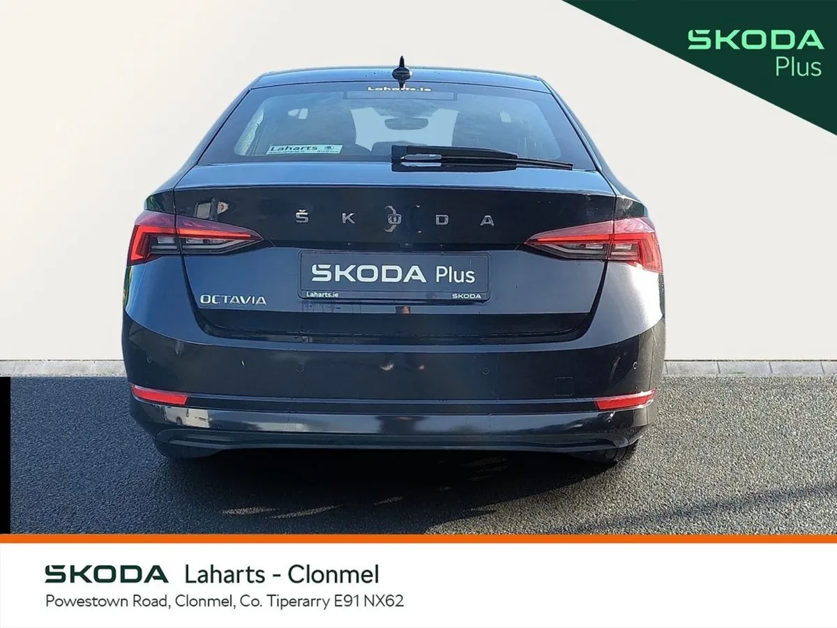 Skoda Octavia Saloon, Diesel, 2023, Black