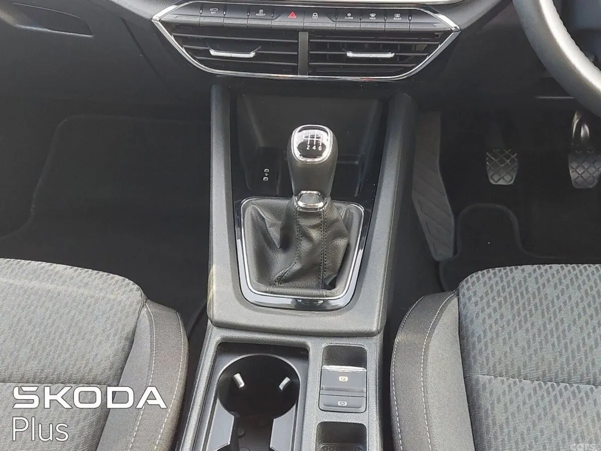 Skoda Octavia Saloon, Diesel, 2023, Black