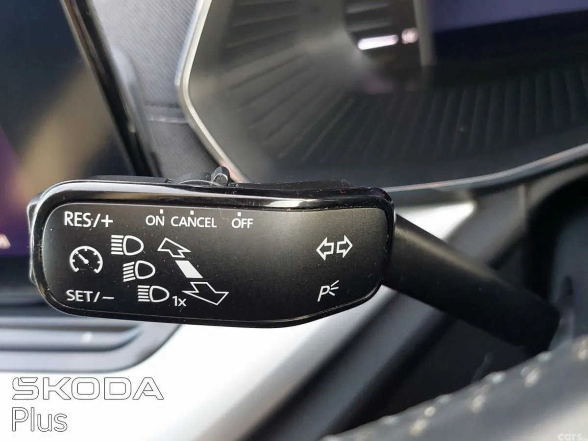 Skoda Octavia Saloon, Diesel, 2023, Black