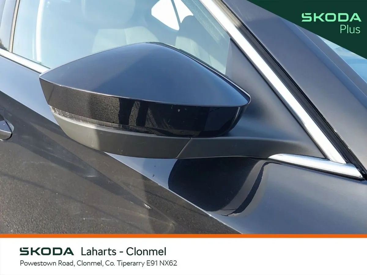 Skoda Octavia Saloon, Diesel, 2023, Black