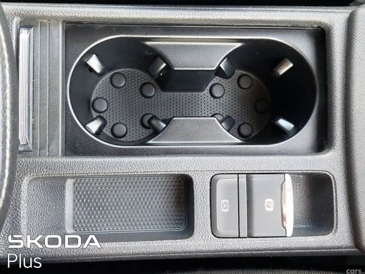Skoda Octavia Saloon, Diesel, 2023, Black