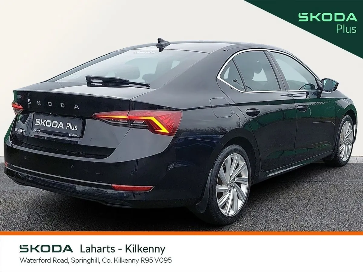 Skoda Octavia Saloon, Diesel, 2024, Black