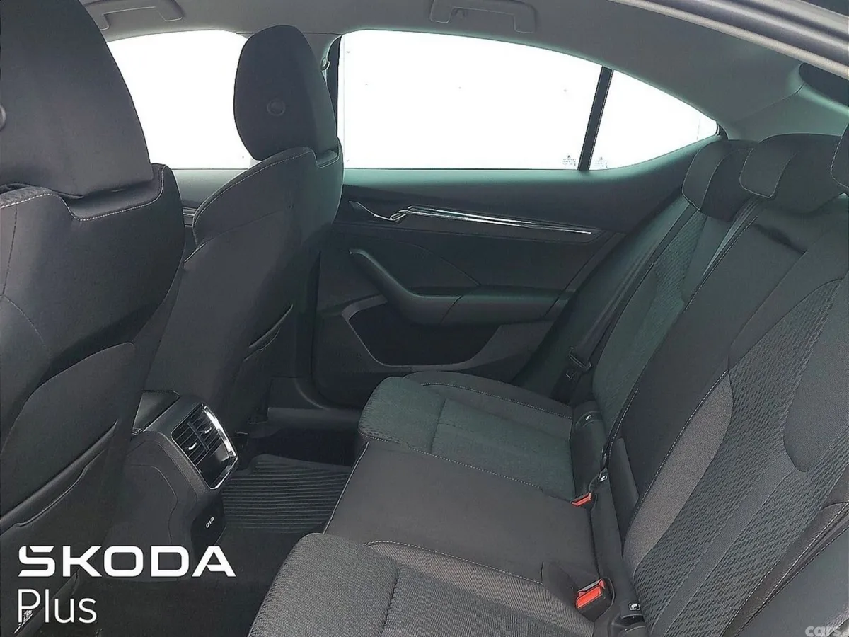 Skoda Octavia Saloon, Diesel, 2024, Black