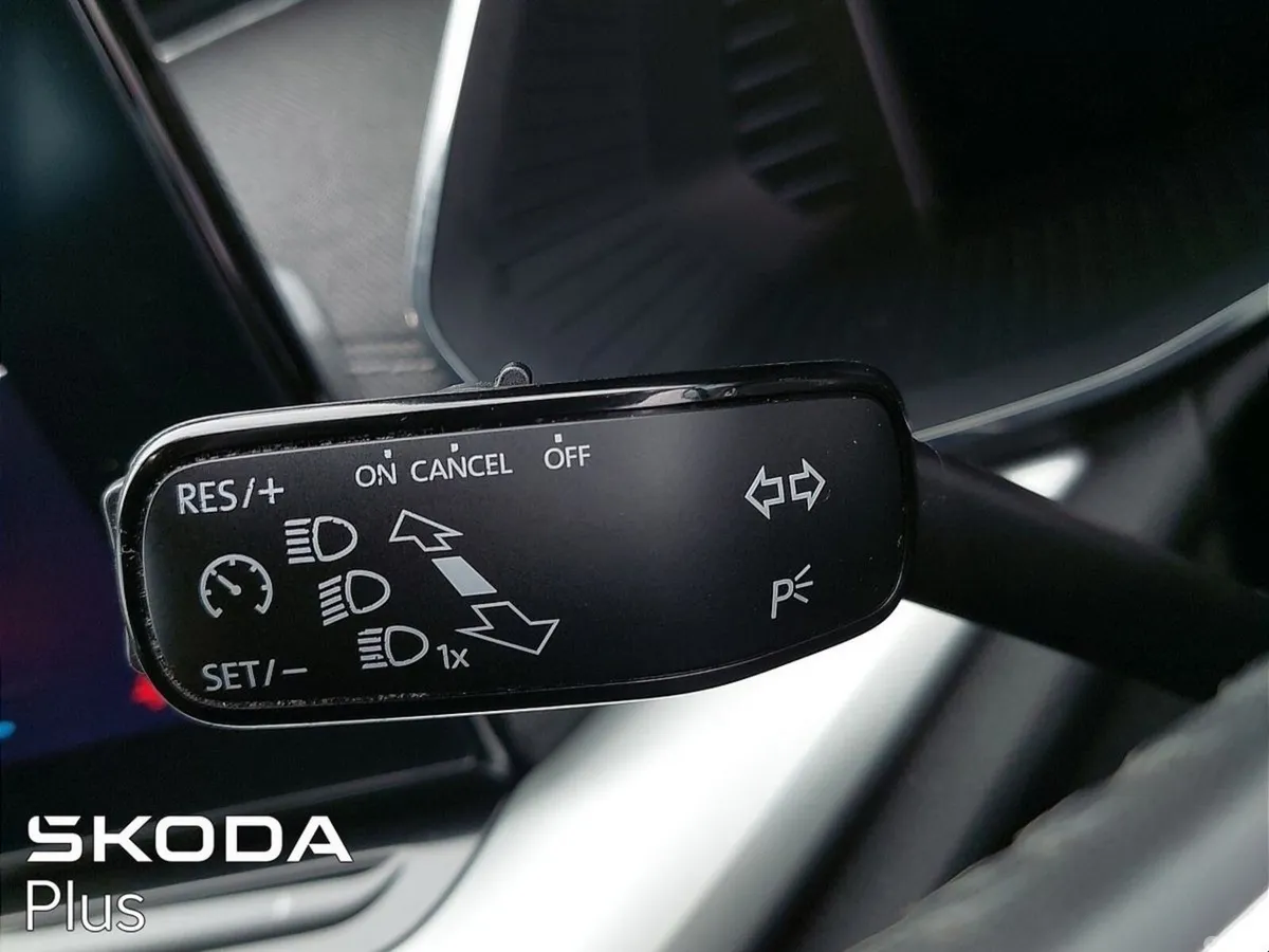 Skoda Octavia Saloon, Diesel, 2024, Black