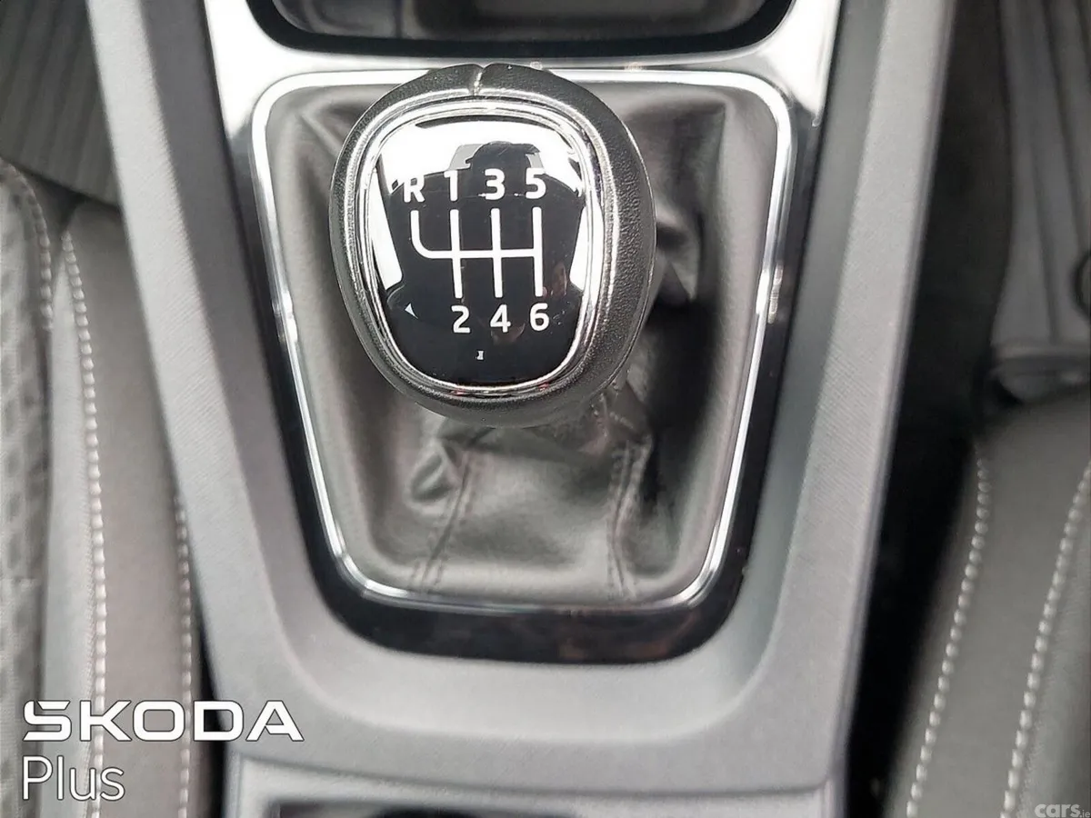 Skoda Octavia Saloon, Diesel, 2024, Black