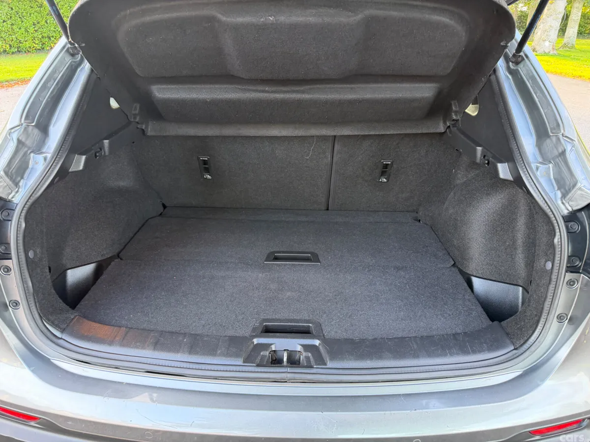 Nissan Qashqai Hatchback, Diesel, 2018, Grey