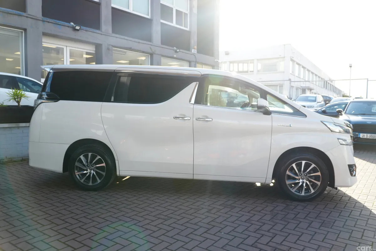 Toyota Alphard Van, Petrol Hybrid, 2015, White