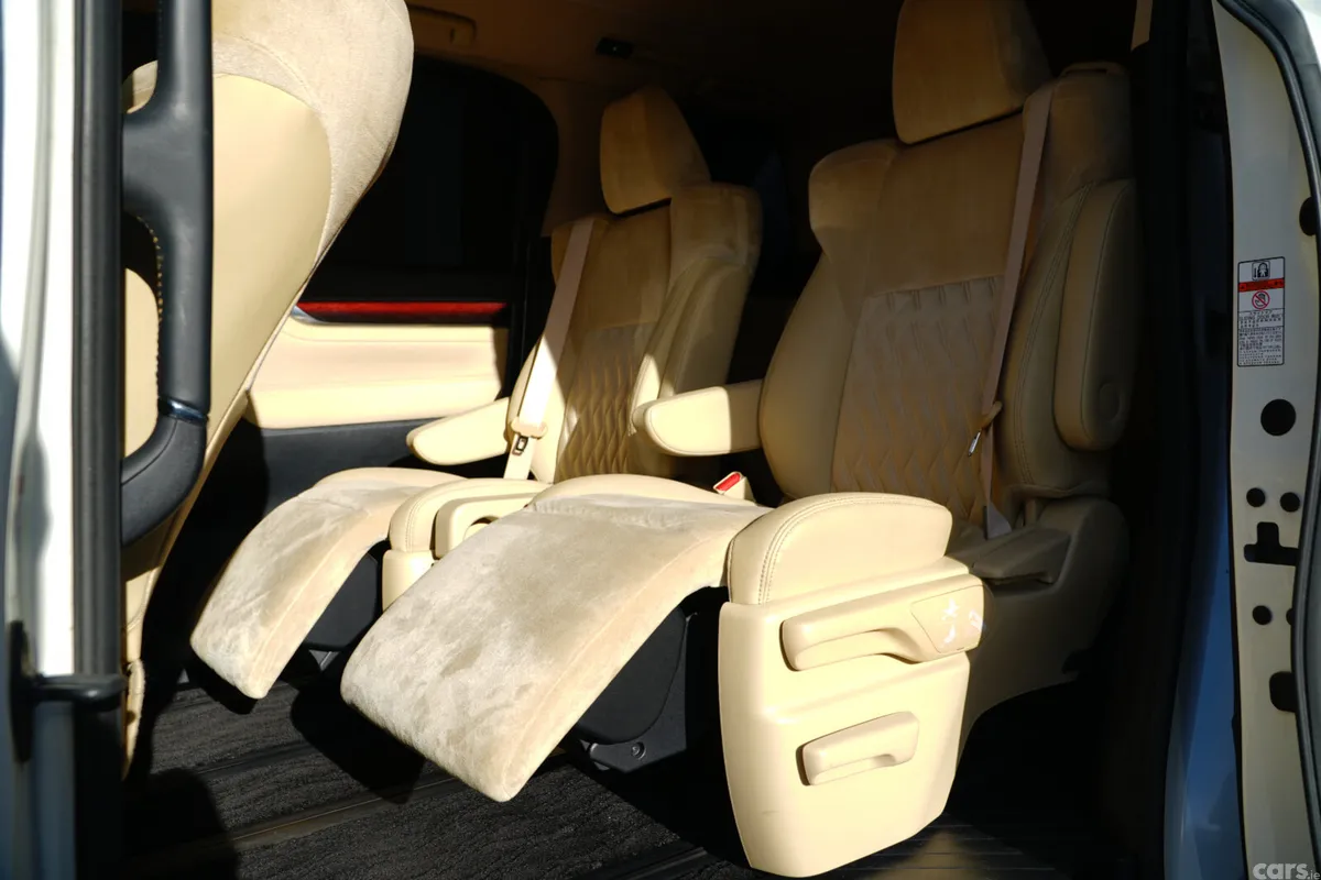 Toyota Alphard Van, Petrol Hybrid, 2015, White
