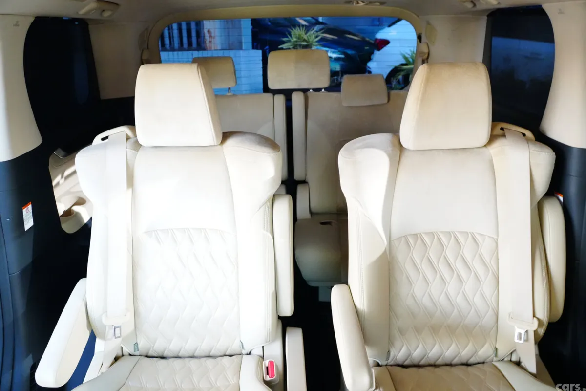 Toyota Alphard Van, Petrol Hybrid, 2015, White