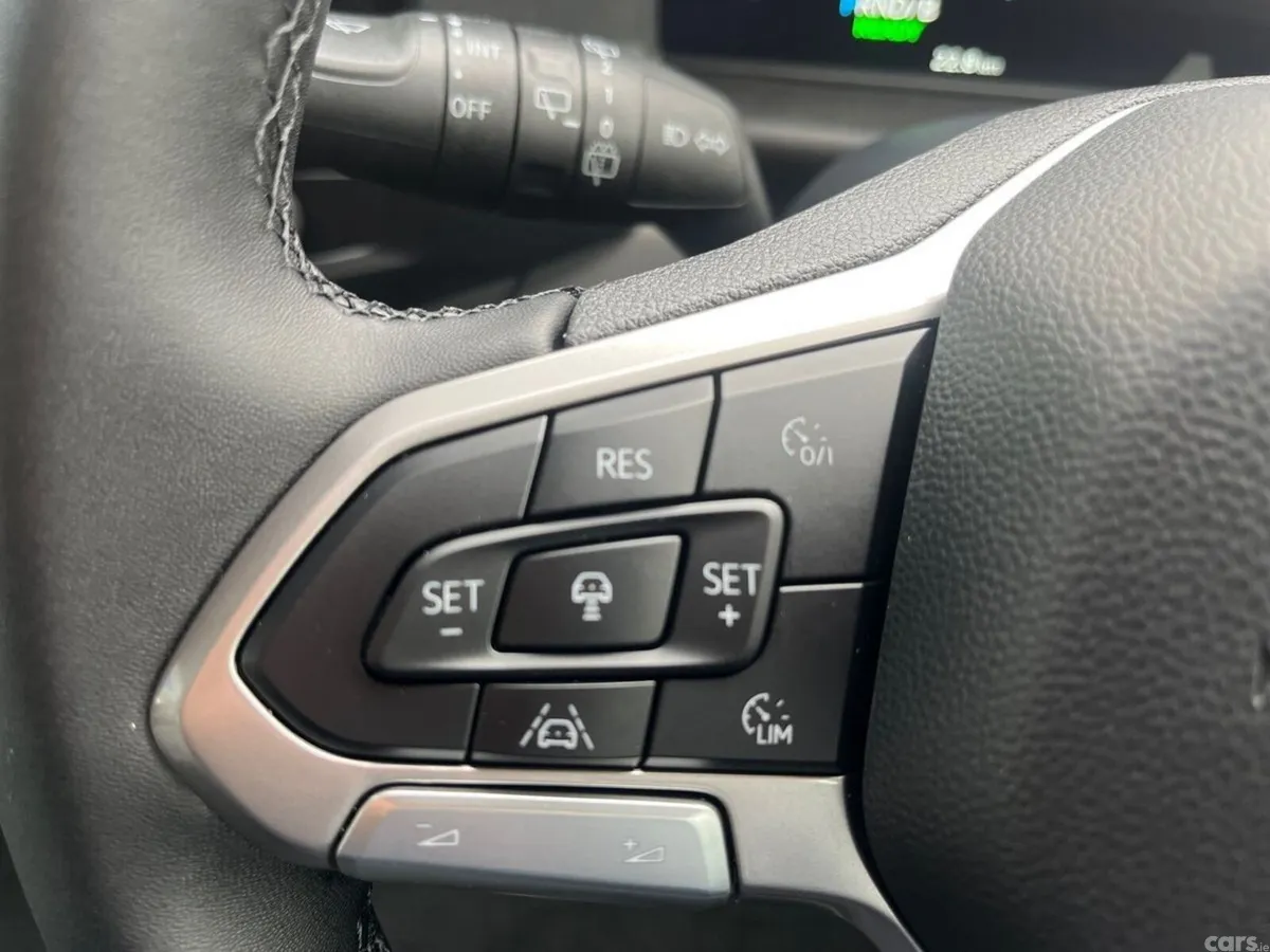 Volkswagen Caravelle MPV, Petrol Plug-in Hybrid, 2026, Black