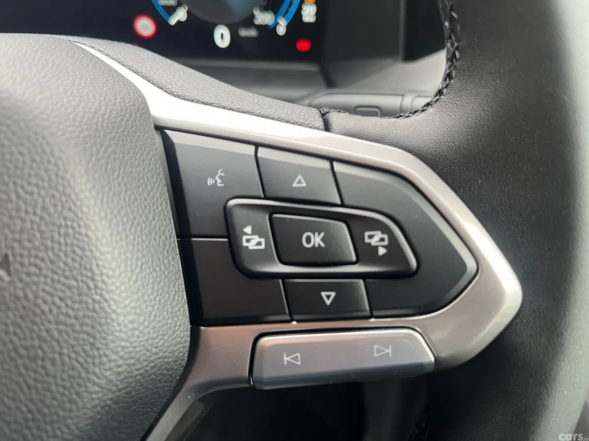 Volkswagen Caravelle MPV, Petrol Plug-in Hybrid, 2026, Black