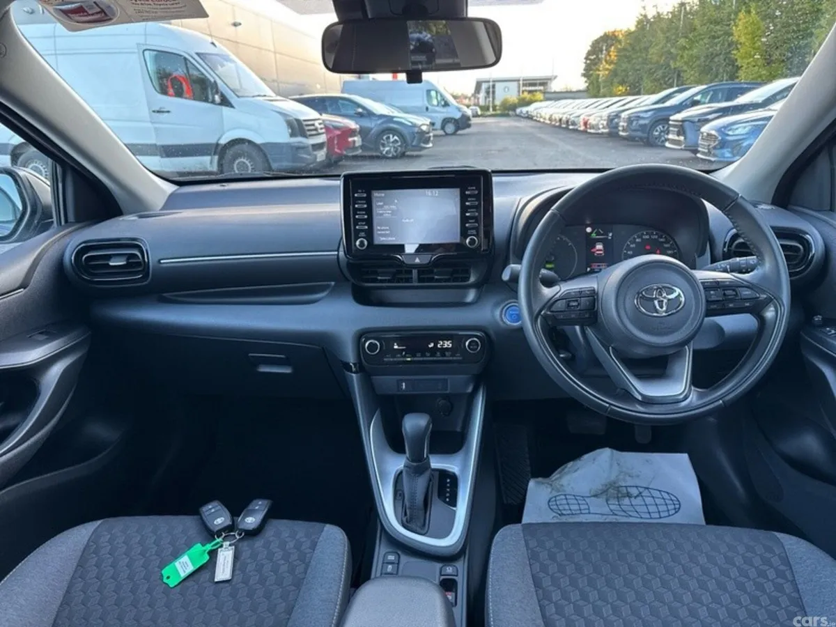 Toyota Yaris Hatchback, Petrol Hybrid, 2024, Grey