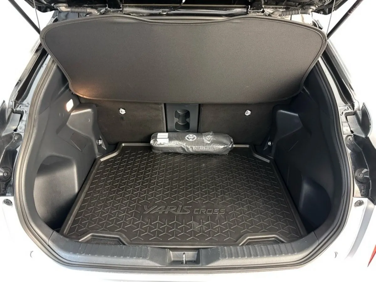 Toyota Yaris Cross Hatchback, Petrol Hybrid, 2026, Grey