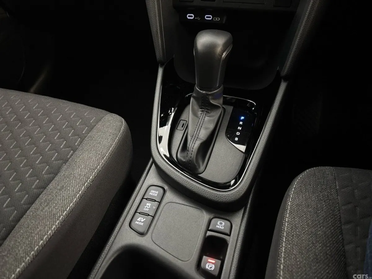 Toyota Yaris Cross Hatchback, Petrol Hybrid, 2026, Grey