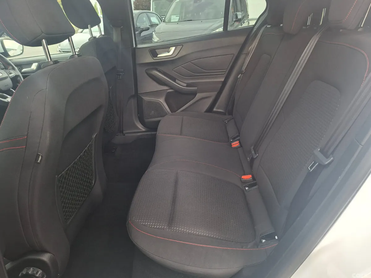 Ford Focus Hatchback, Diesel, 2020, White