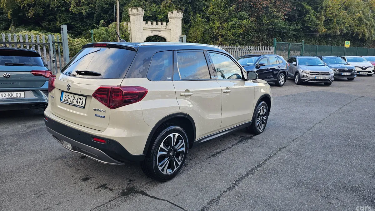 Suzuki Vitara SUV, Petrol, 2021, White