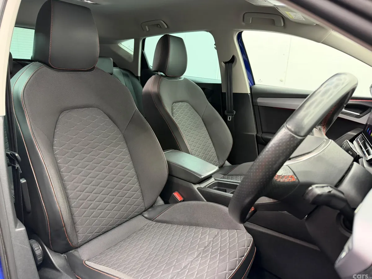 SEAT Leon Estate, Petrol, 2020, Blue