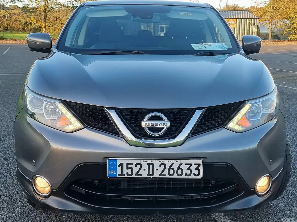 Nissan Qashqai Hatchback, Diesel, 2015, Grey