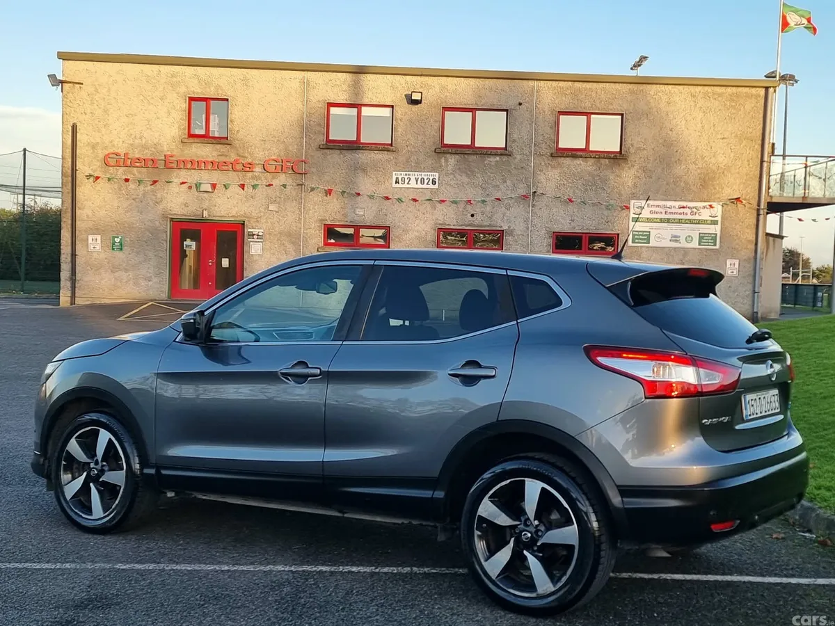 Nissan Qashqai Hatchback, Diesel, 2015, Grey